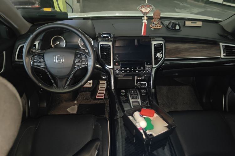 Used Honda UR-V 2017 370TURBO 2WD Prestige Edition China V Center Console