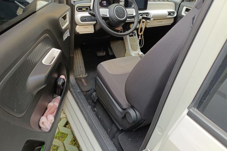 Used Wuling Hongguang MINIEV 2024 3rd Generation 215km Advanced Version
