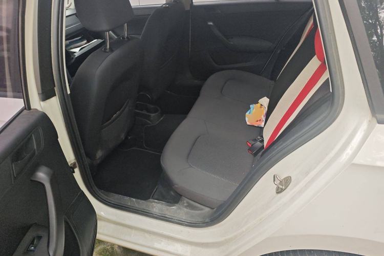 Used Skoda Rapid Spaceback 2016 Revised Version 1.6L Automatic Front-Drive Edition Left Rear Seat
