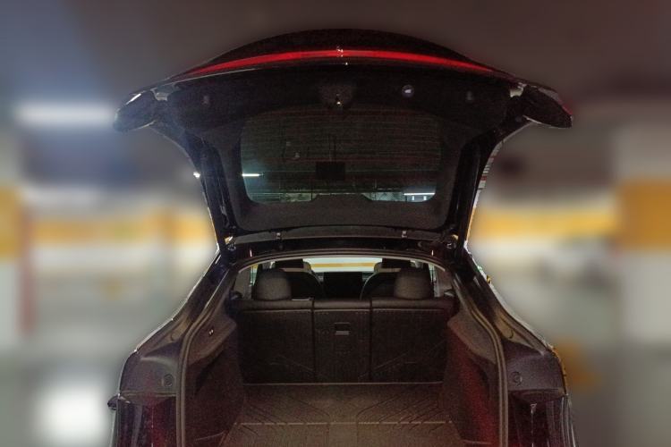 Used Tesla Model Y 2025 Rear-Wheel-Drive Version
