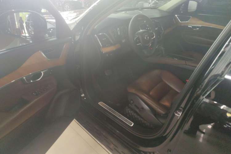 Used Volvo XC90 2020 T6 Zhiyi Luxury 7-Seater
