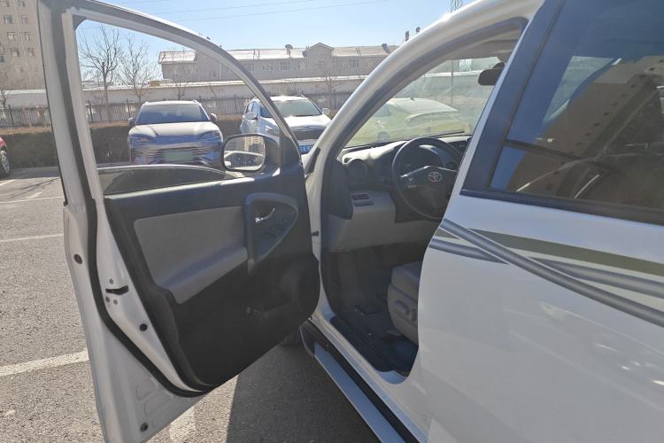 Used Toyota RAV4 2010 2.0L Automatic Deluxe Upgrade Edition