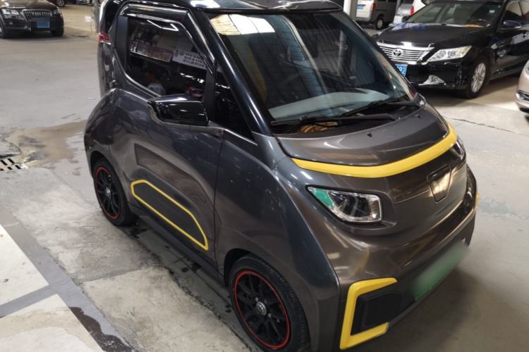 Used Wuling NAMMIEV 2021 Playful Model – High-Power Version Front Right 45 Deg