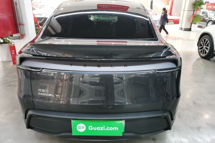 Used Tesla Model Y 2025 Rear-Wheel-Drive Version
