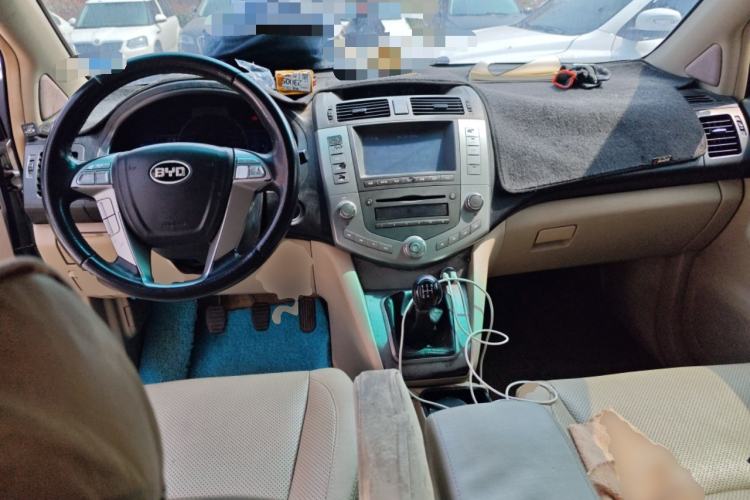Used BYD S6 2011 2.0L Manual Luxury Edition
