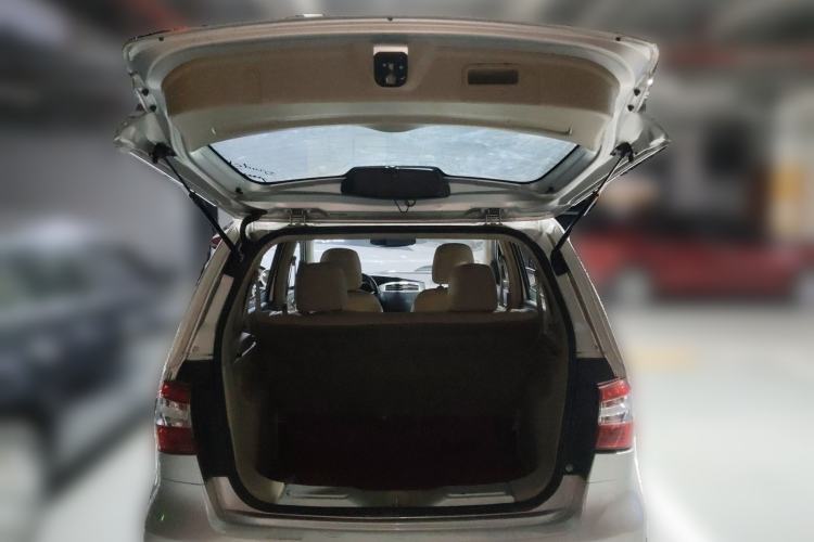 Used Nissan Livina 2013 1.6XE CVT Comfort Edition Trunk