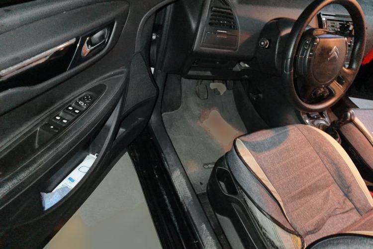 Used Citroen C-Quatre 2014 VTS Version 1.6L Manual - Premium Model Driver Seat