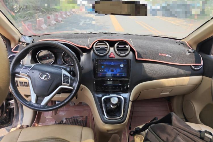 Used Haval H6 2013 Upgraded Model 1.5T Manual Two-Wheel Drive Urban Version Center Console