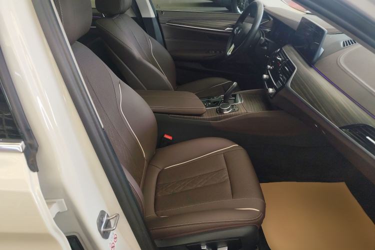 Used BMW 5 Series New Energy 2022 Updated Version 535Le Luxury Package Right Front Seat