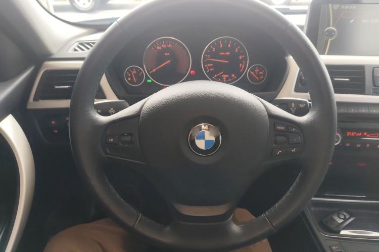 Used BMW 3 Series 2014 320Li Fashion Model
