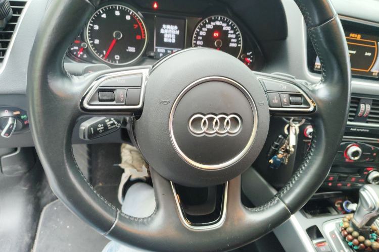 Used Audi Q5 2017 40 TFSI Technology Edition Steering Wheel