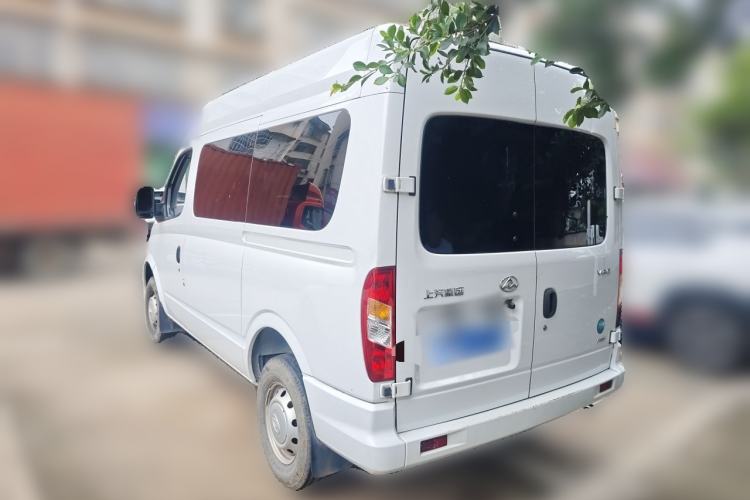 Used SAIC MAXUS Xintu V80 2021 2.0T AMT Classic Aoyuntong Short Wheelbase Mid-Roof 5/6-Seater
