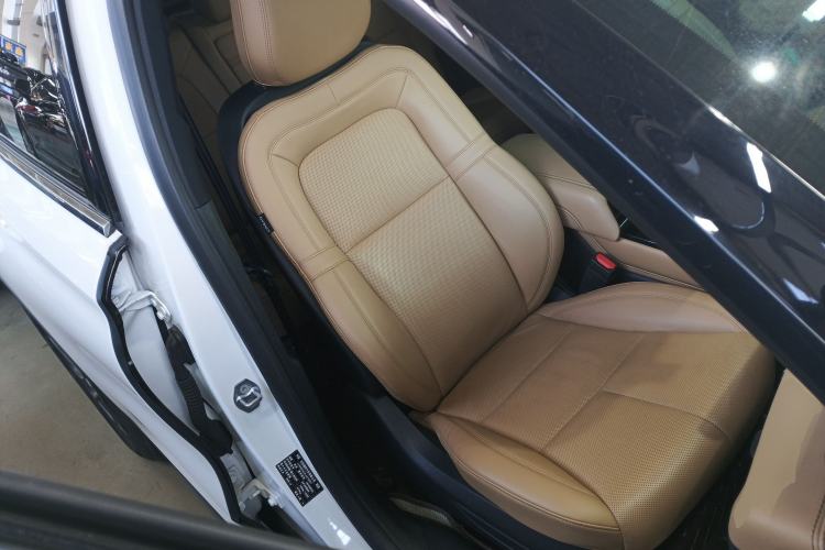 Used Lincoln Corsair 2021 2.0T Two-Wheel-Drive Luxury Edition