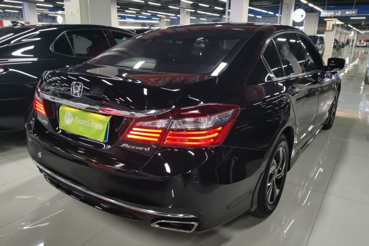 Used Honda Accord 2016 2.0L Comfort Edition Rear Right 45 Deg