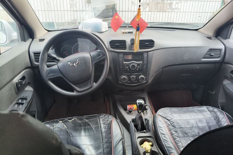 Used Wuling Hongguang 2015 1.2L S Base Model China IV
