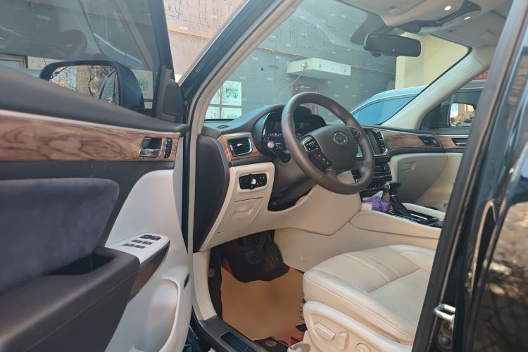 Used GAC Trumpchi GS8 2017 320T Two-Wheel Drive Luxury Smart Connectivity Version (7 Seats)