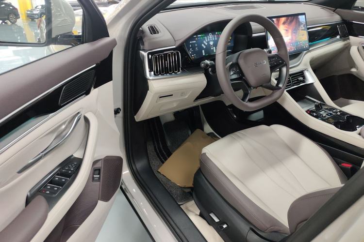 Used BYD Song PLUS New Energy 2025 DM-i Intelligent Driving 112KM Prestige Model Driver Seat