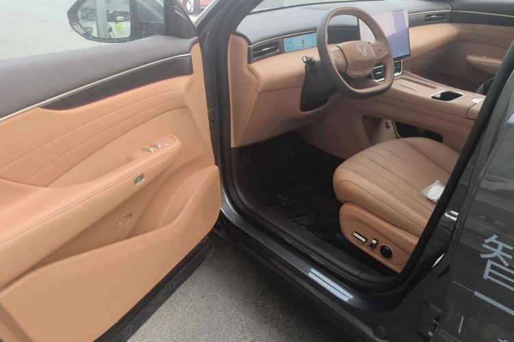 Used Dongfeng Aeolus L8 2025 Model 185KM Dream Edition
