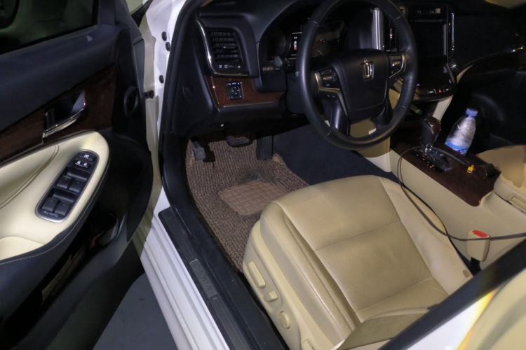 Used Toyota Crown 2018 2.0T Fashion Edition
