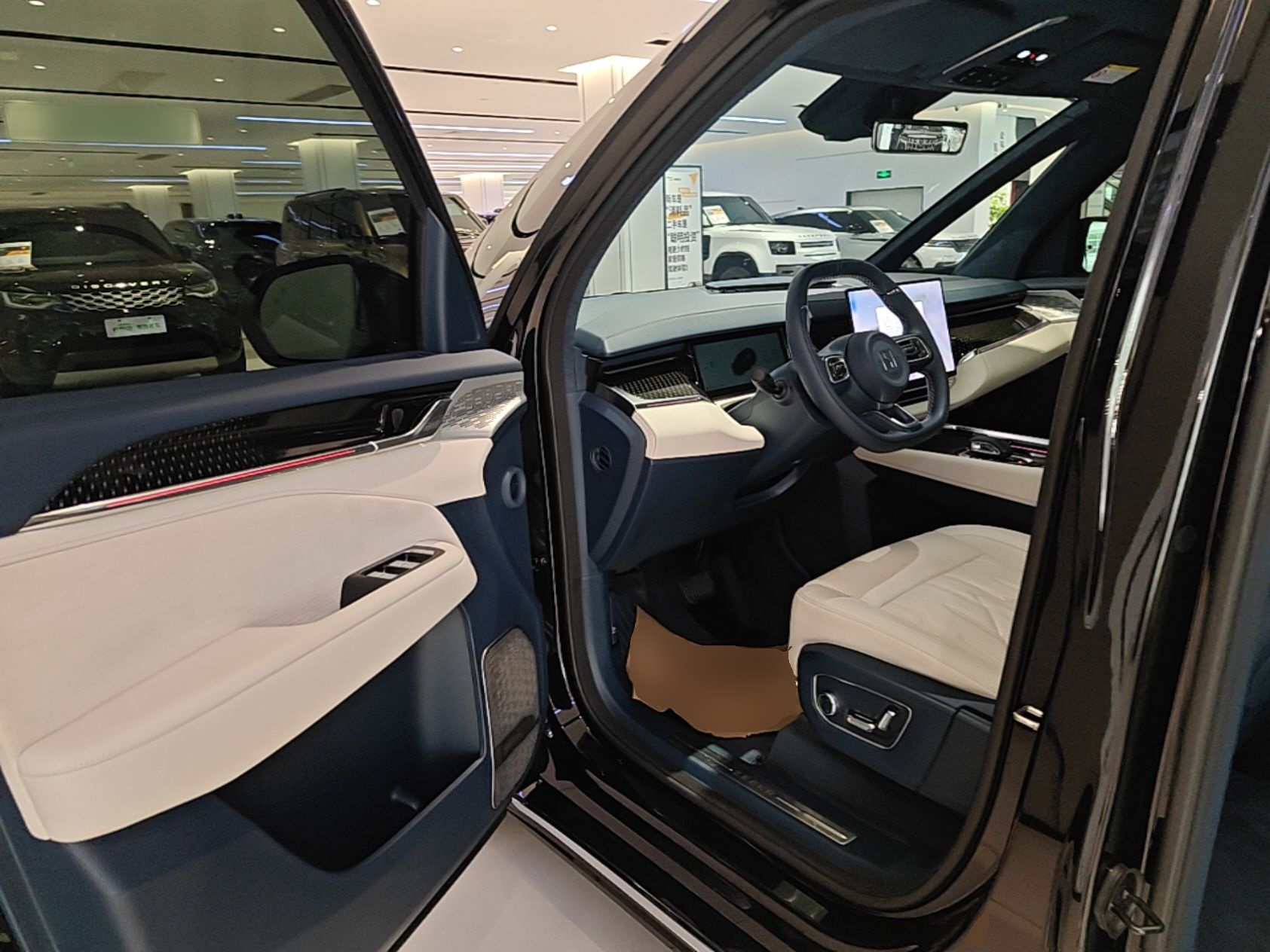 Zeekr 009 2024 7-Seater Walk-Through Version Four-Wheel Drive 108 kWh — снимка 18