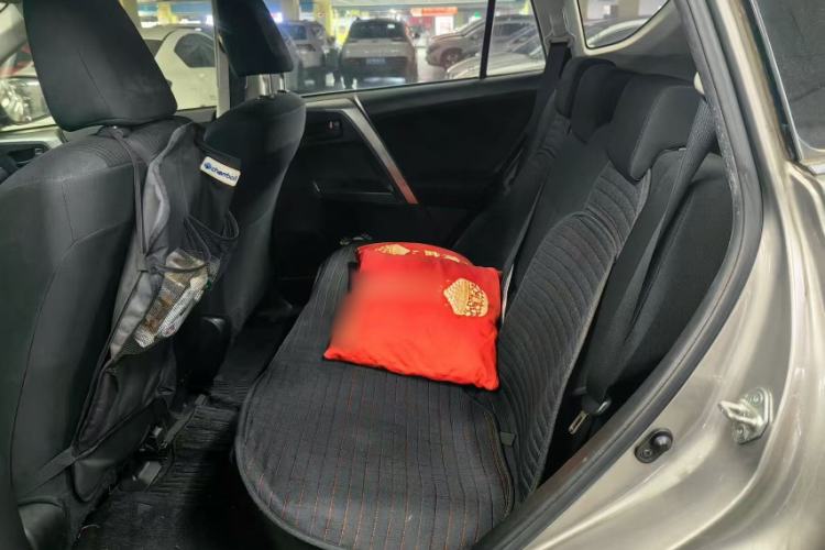 Used Toyota RAV4 2016 2.0L CVT Two-Wheel Drive Fashion Edition China V Standard