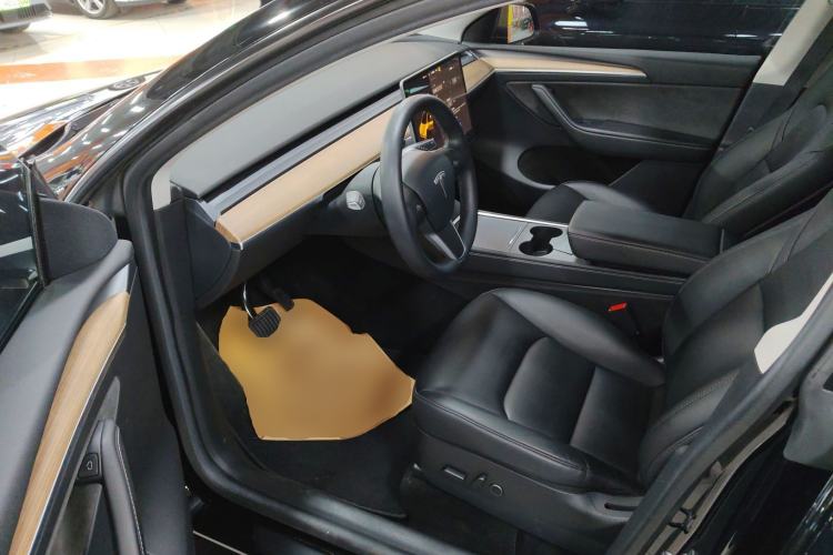 Used Tesla Model Y 2022 Rear-Wheel-Drive Version
