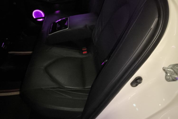 Used Toyota Avalon 2022 Dual-Engine 2.5L XLE Premium Edition Left Rear Seat