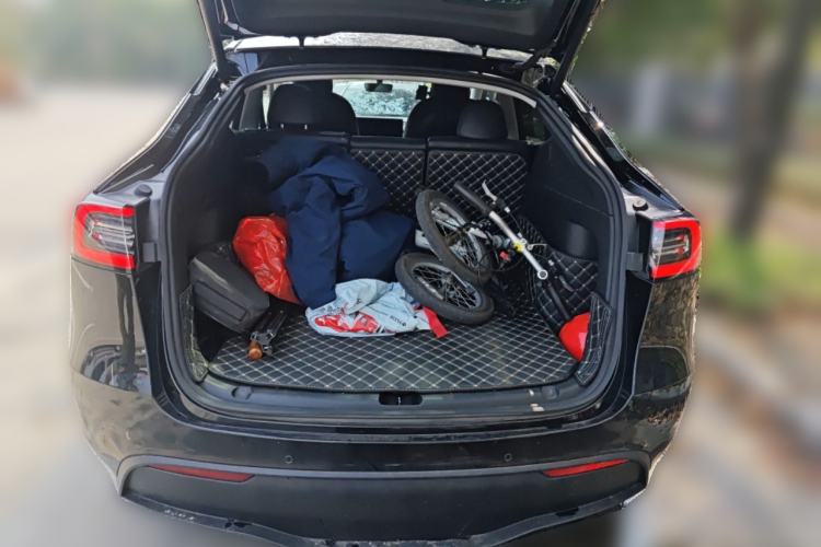 Used Tesla Model Y 2022 Long-Range All-Wheel-Drive Version