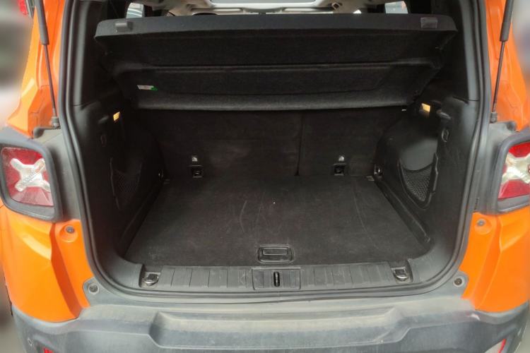 Used Jeep Renegade 2017 180T Automatic High-Energy Version
