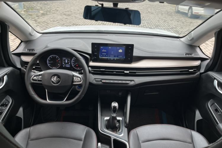 Used Livan X3 PRO 2022 1.5L Manual Little Cutie
