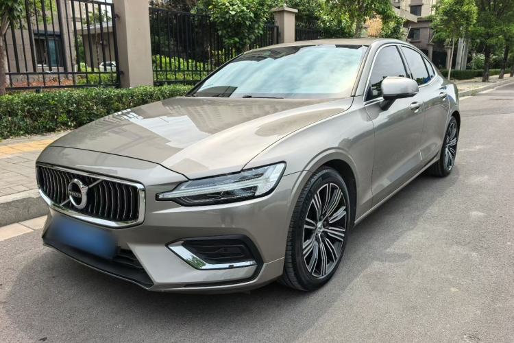 Used Volvo S60 2022 B4 Zhiyuan Luxury Edition