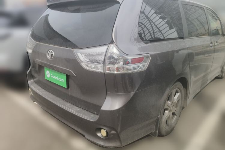 Used Toyota SIENNA 2018 3.5L 2WD Limited 7-Seater Canadian Version
