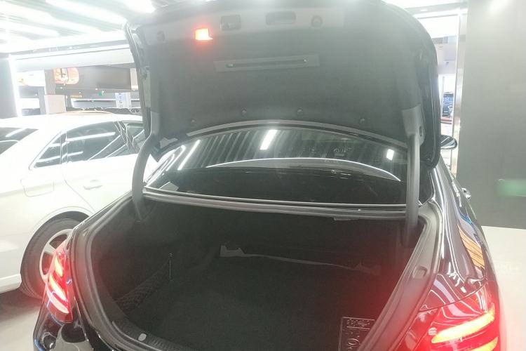 Used Mercedes-Benz E-Class 2016 E 300 L Stylish Model Trunk
