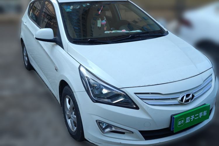 Used Hyundai Verna Ray 2016 1.4L Manual Leading GLX Model Front Right 45 Deg