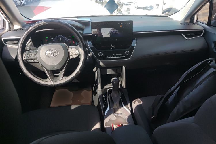 Used Toyota Corolla Cross 2023 2.0L Elite Edition Center Console