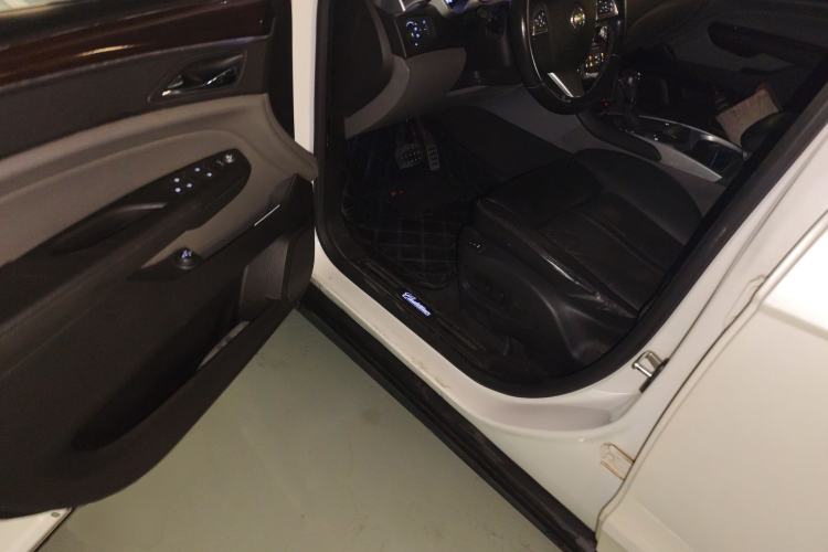 Used Cadillac SRX 2011 3.0L Flagship Edition Driver Seat