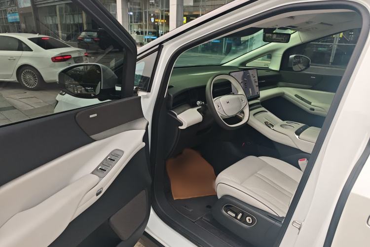 Used XPeng X9 2025 650 Long-Range Max
