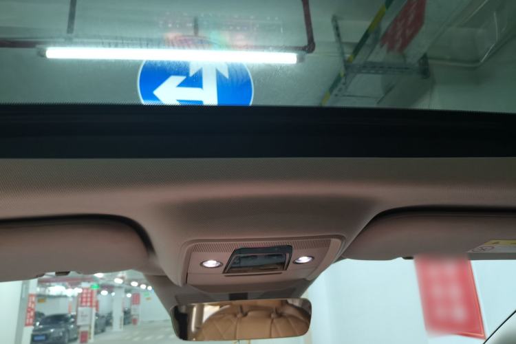 Used Denza D9 2022 DM-i 1040 Prestige Model