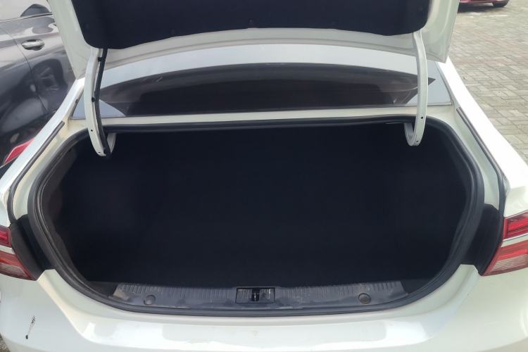 Used Roewe i6 2017 20T Automatic Flagship Edition
