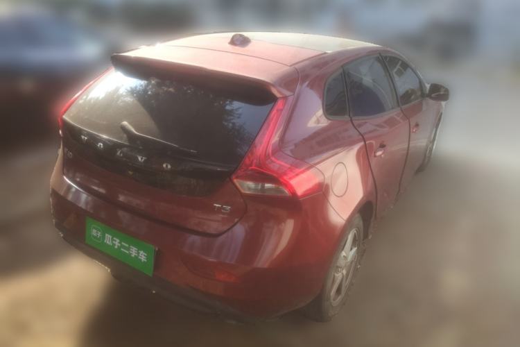 Used Volvo V40 2017 T3 Smart Edition
