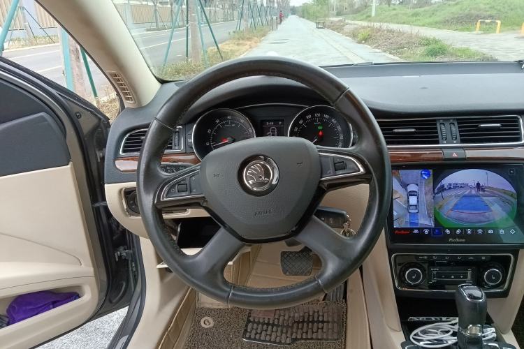 Used Skoda Superb 2013 1.8TSI Automatic Yashi Edition