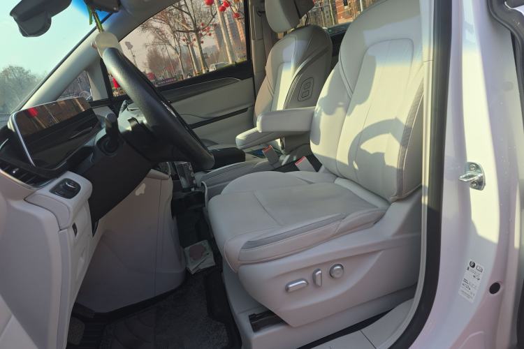 Used Buick GL8 2023 ES Lu Zun Deluxe and Yue Edition