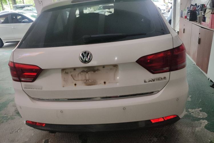 Used Volkswagen Gran Lavida 2013 1.6L Manual Comfort Model