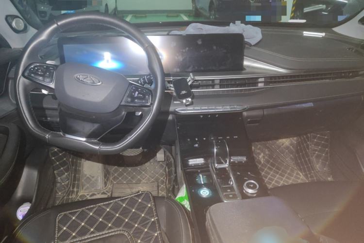 Used Chery Tiggo 8 PLUS 2022 Kunpeng Edition 390TGDI DCT Passion Version Center Console