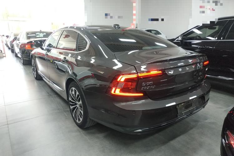 Used Volvo S90 2023 B5 Zhiyi Luxury Edition
