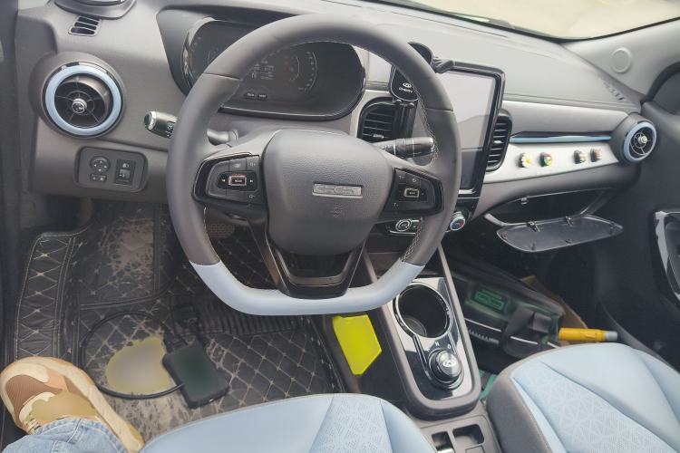 Used Chery Little Ant 2022 Revised Version Sweet Pink Edition Half-Sugar Version Lithium Iron Phosphate 30.7 kWh 30 kW 301 km Center Console