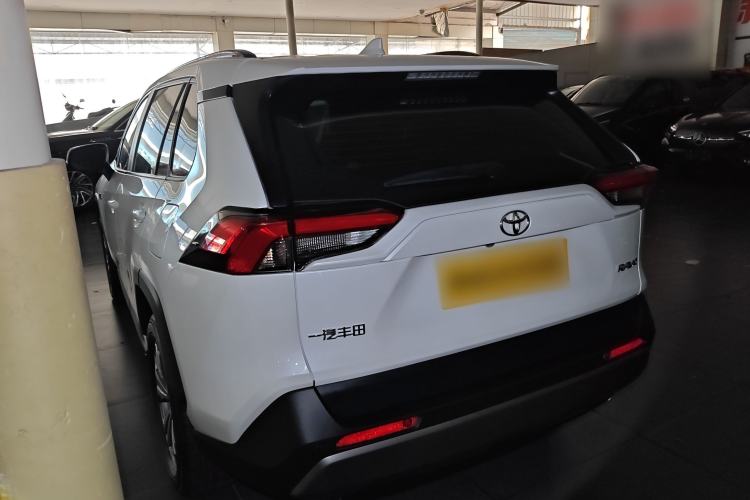 Used Toyota RAV4 2023 2.0L CVT Two-Wheel Drive Fashion Plus Edition
