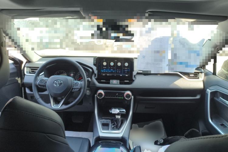 Used Toyota Wildlander 2022 2.0L CVT Two-Wheel Drive Luxury PLUS Edition Center Console