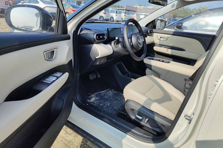 Used Wuling Bingo PLUS 2024 330 km Range Five-Seater Version
