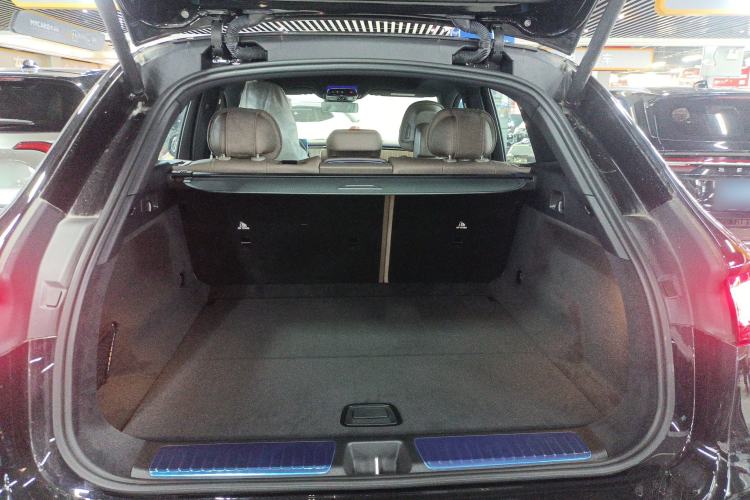 Used Mercedes-Benz EQE SUV 2024 500 4MATIC Pioneer Edition